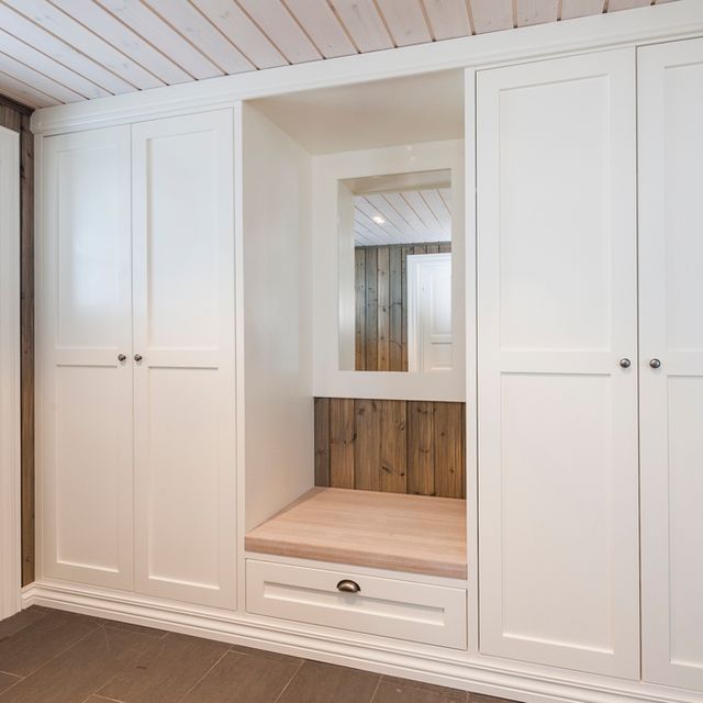 Entrance furniture