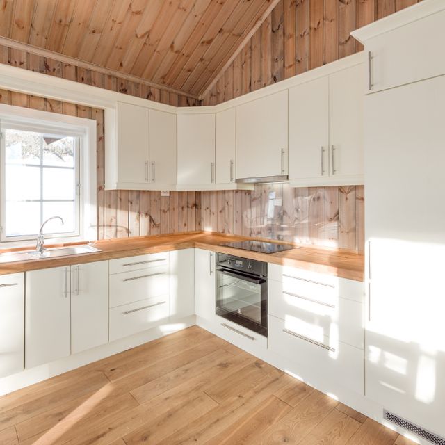 Kitchen and dining room furniture