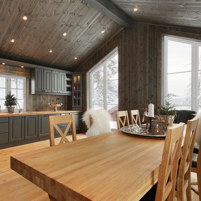 Kitchen and dining room furniture