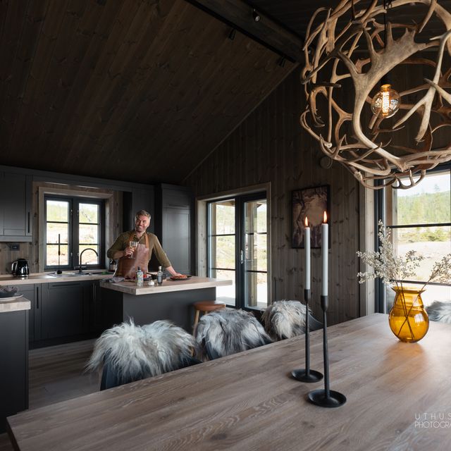 Kitchen and dining room furniture