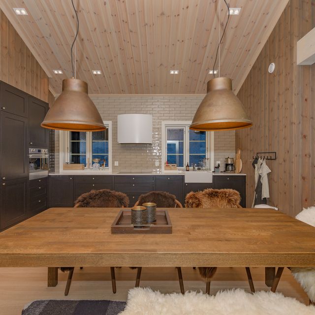 Kitchen and dining room furniture