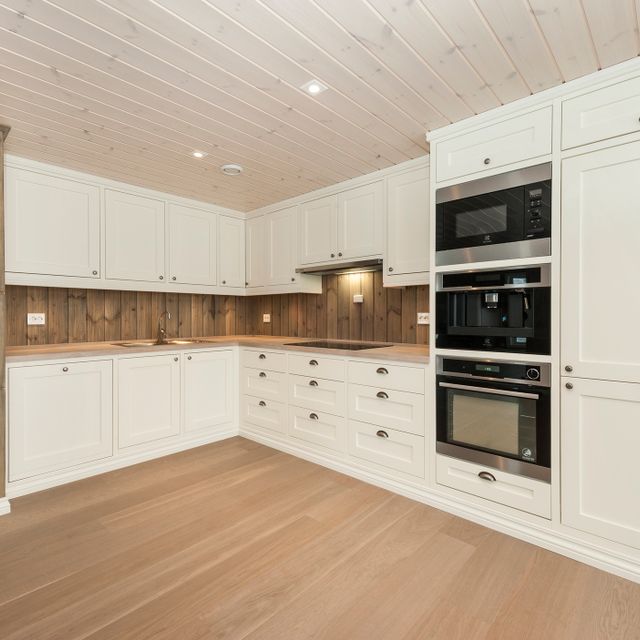 Kitchen and dining room furniture
