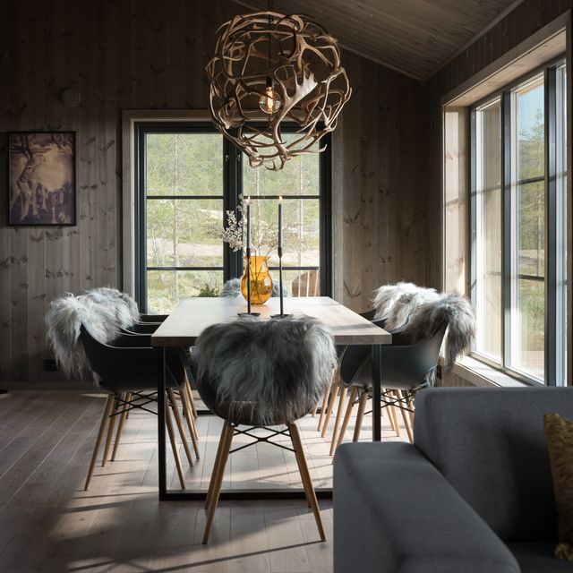 Kitchen and dining room furniture
