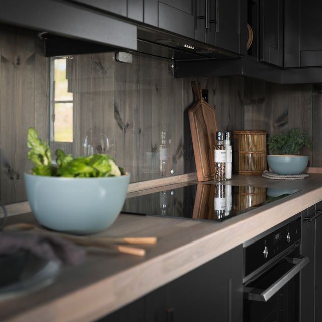 Kitchen and dining room furniture