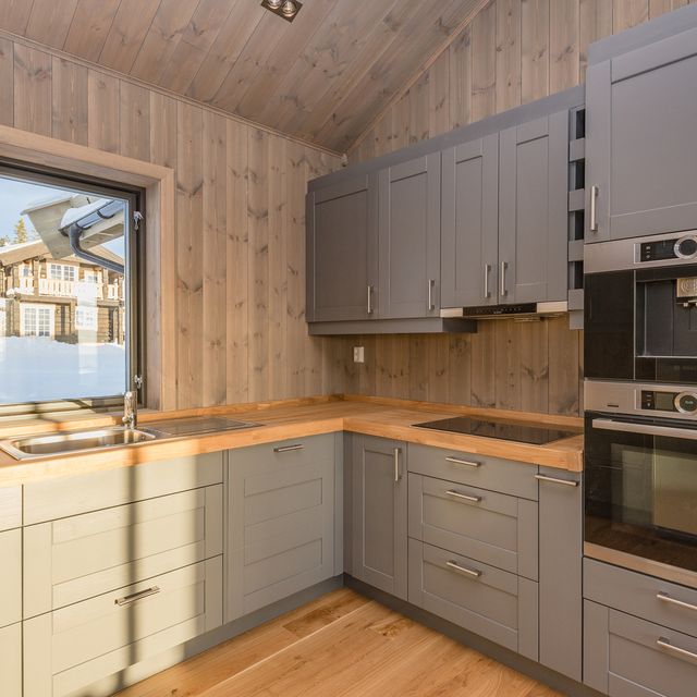 Kitchen and dining room furniture