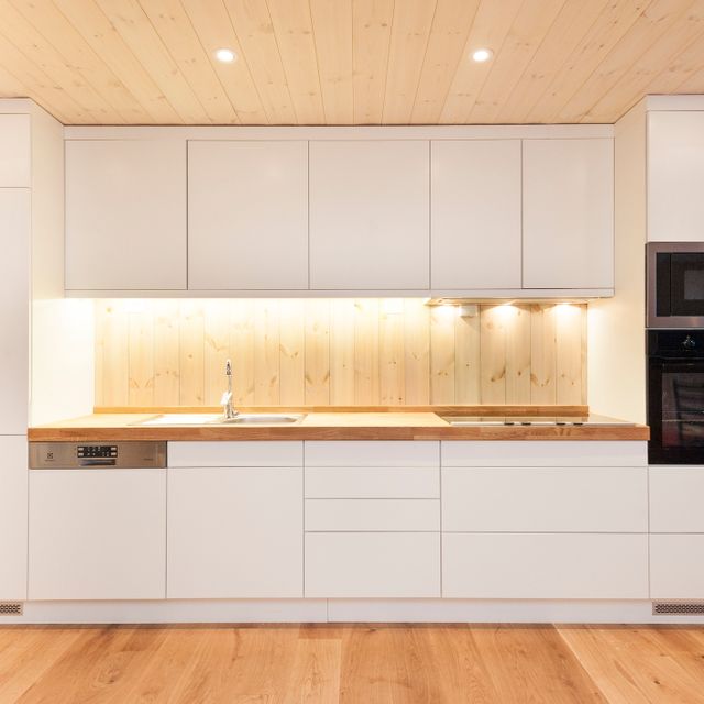Kitchen and dining room furniture