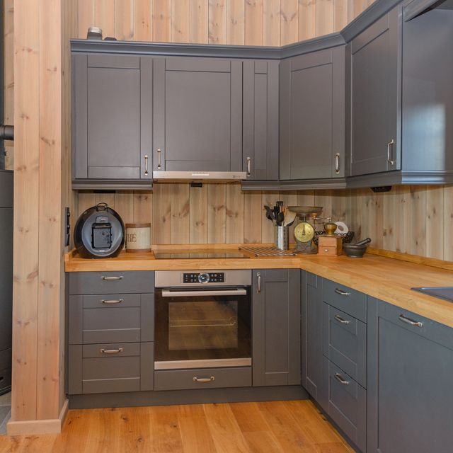 Kitchen and dining room furniture