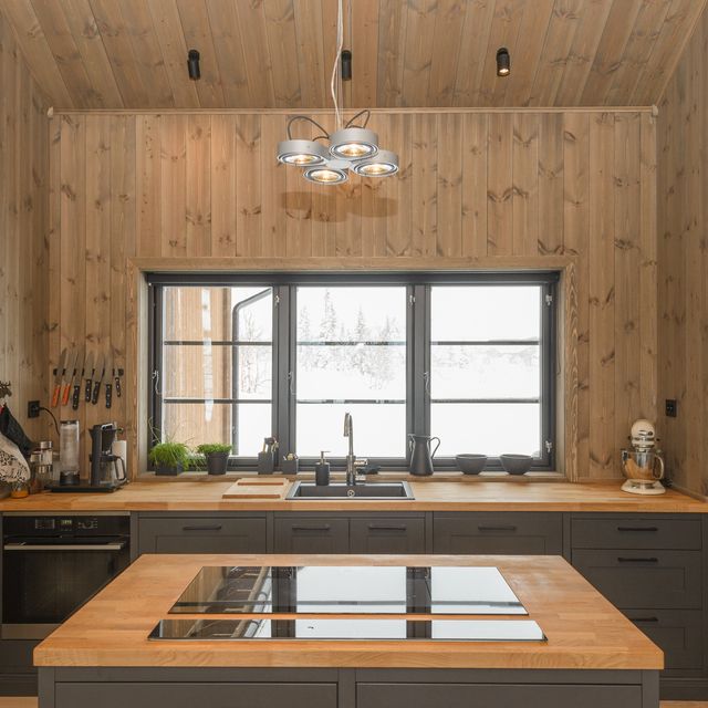Kitchen and dining room furniture