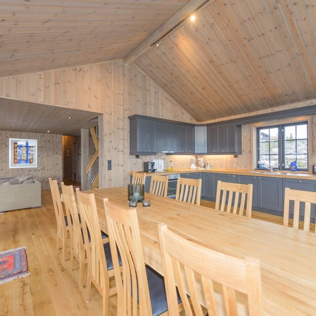 Kitchen and dining room furniture