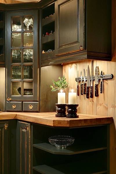 Kitchen and dining room furniture