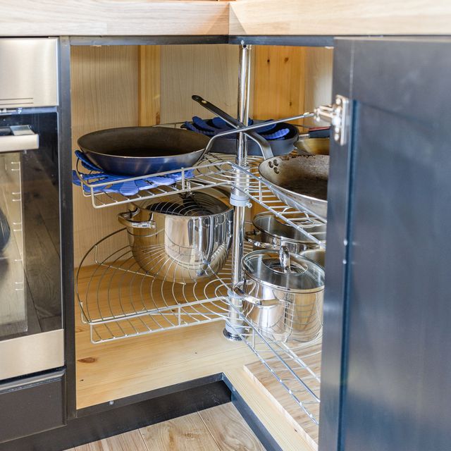 Kitchen and dining room furniture