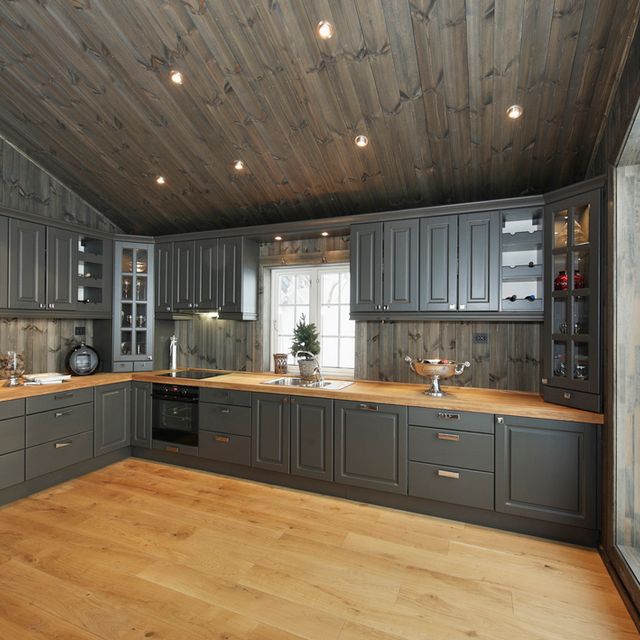 Kitchen and dining room furniture