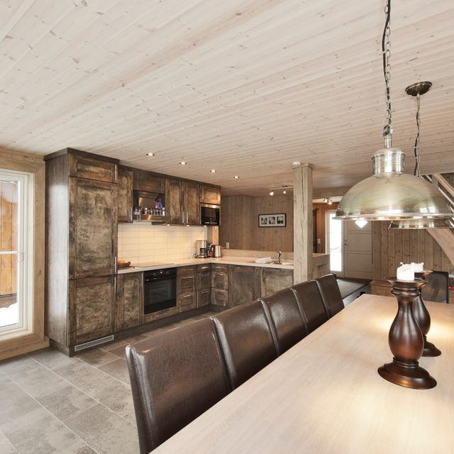 Kitchen and dining room furniture