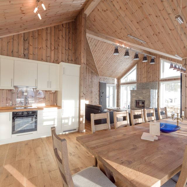 Kitchen and dining room furniture
